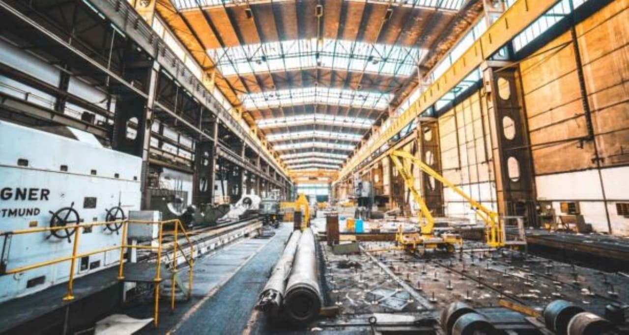Produção industrial no Brasil cai mais do que o esperado em junho