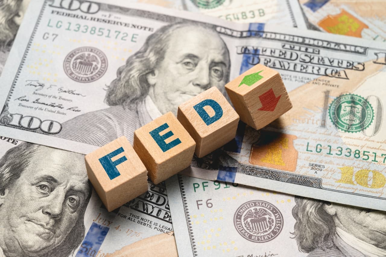 Nas máximas: o que a disparada dos Treasuries indica sobre a credibilidade do Fed — e por que ela não explica tudo