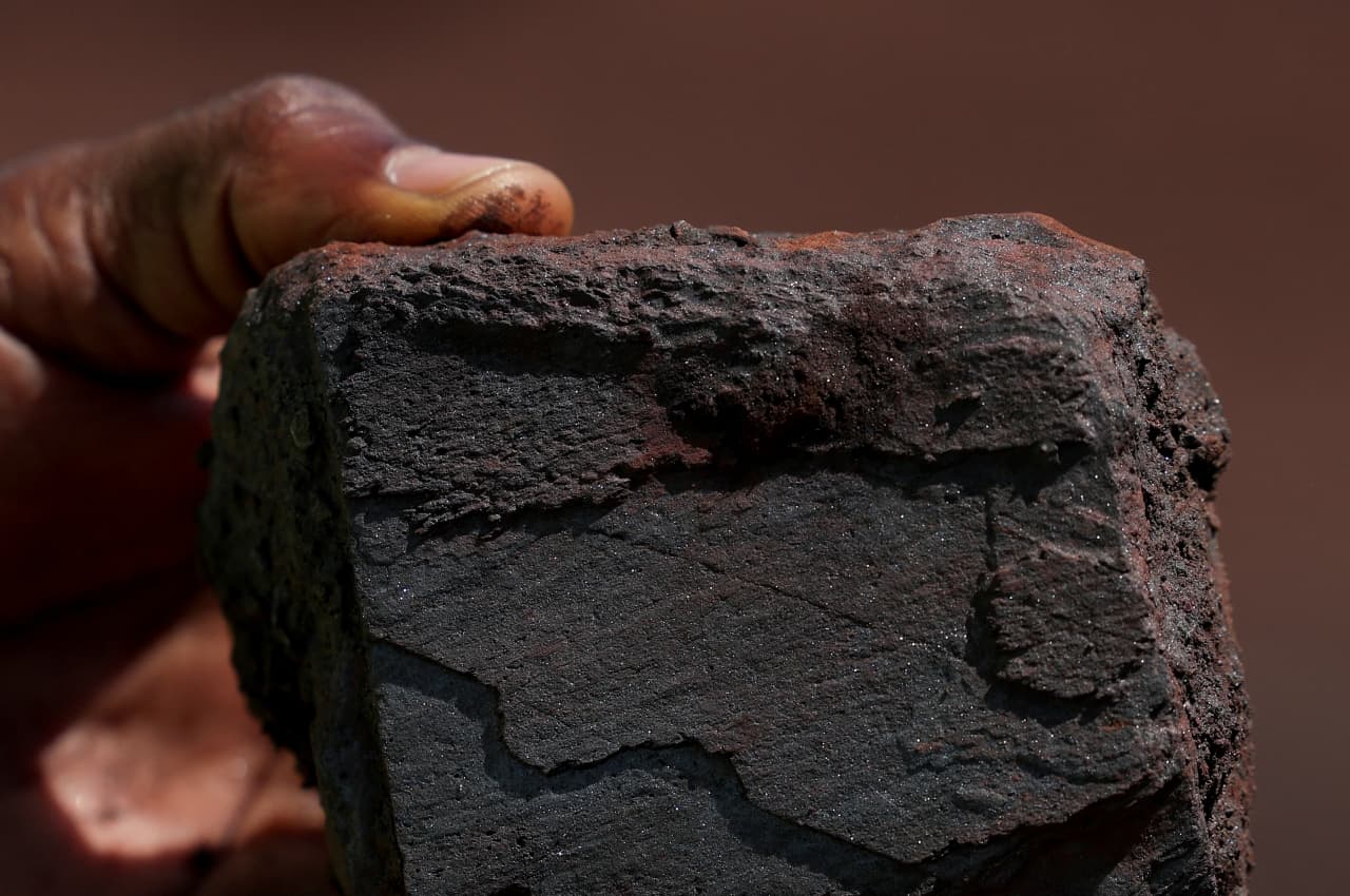 Minério de ferro oscila pouco com redução de perdas das siderúrgicas e fretes firmes