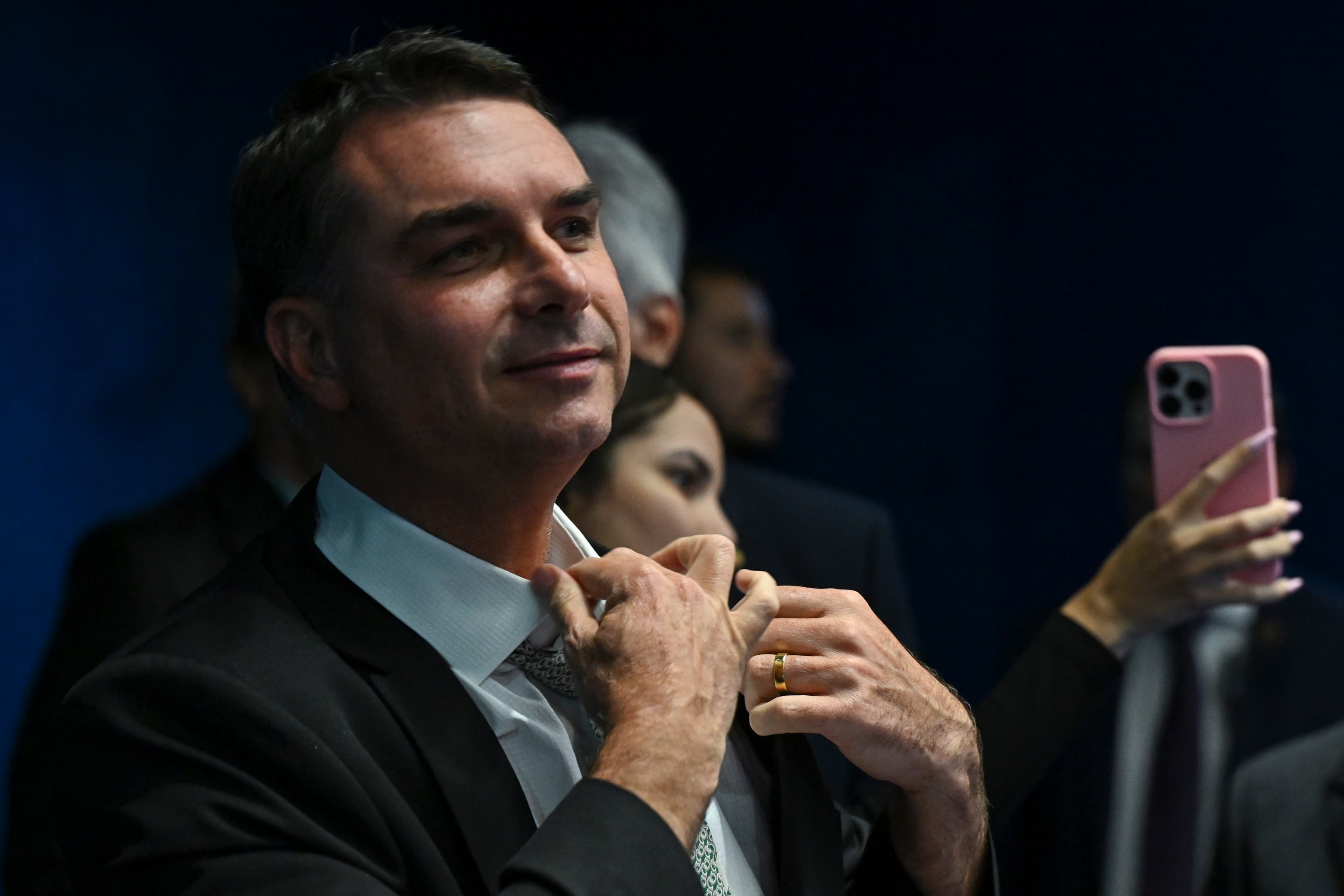 PL aciona TSE após Flávio Bolsonaro aparecer filiado ao Missão; ‘sistema tentará de tudo para me parar’, diz candidato