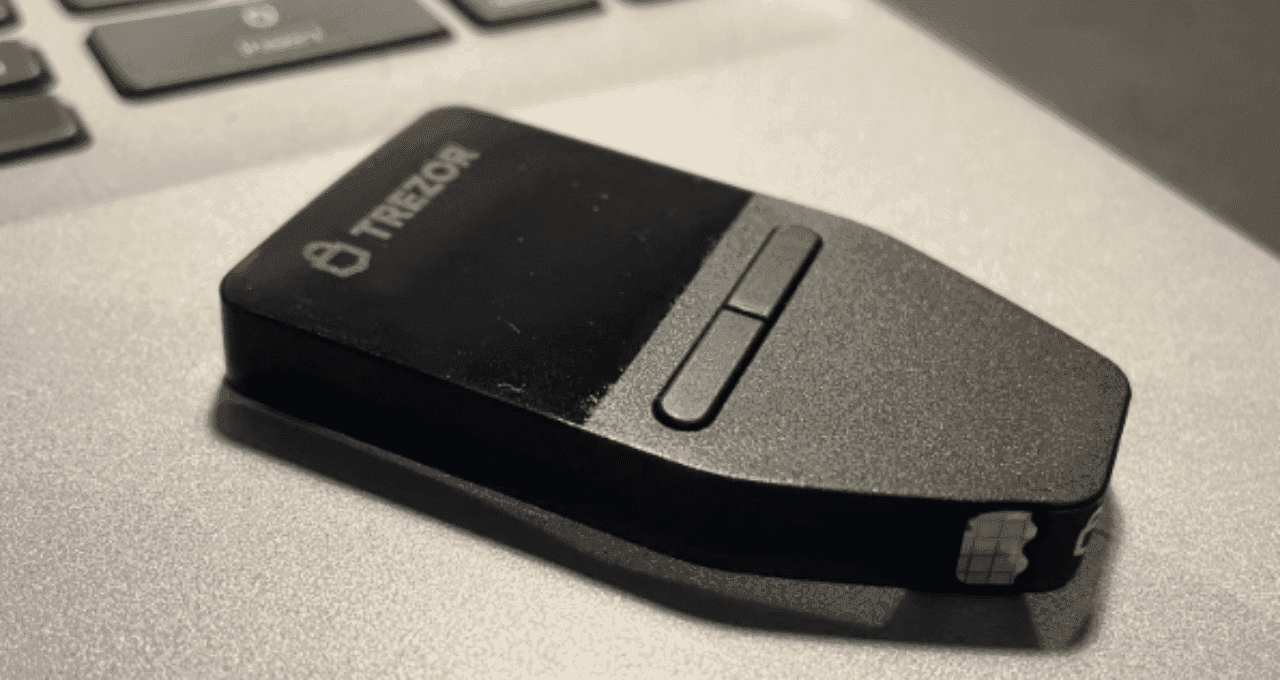 Trezor confirma vazamento de dados de 14 mil clientes; brasileiros são afetados