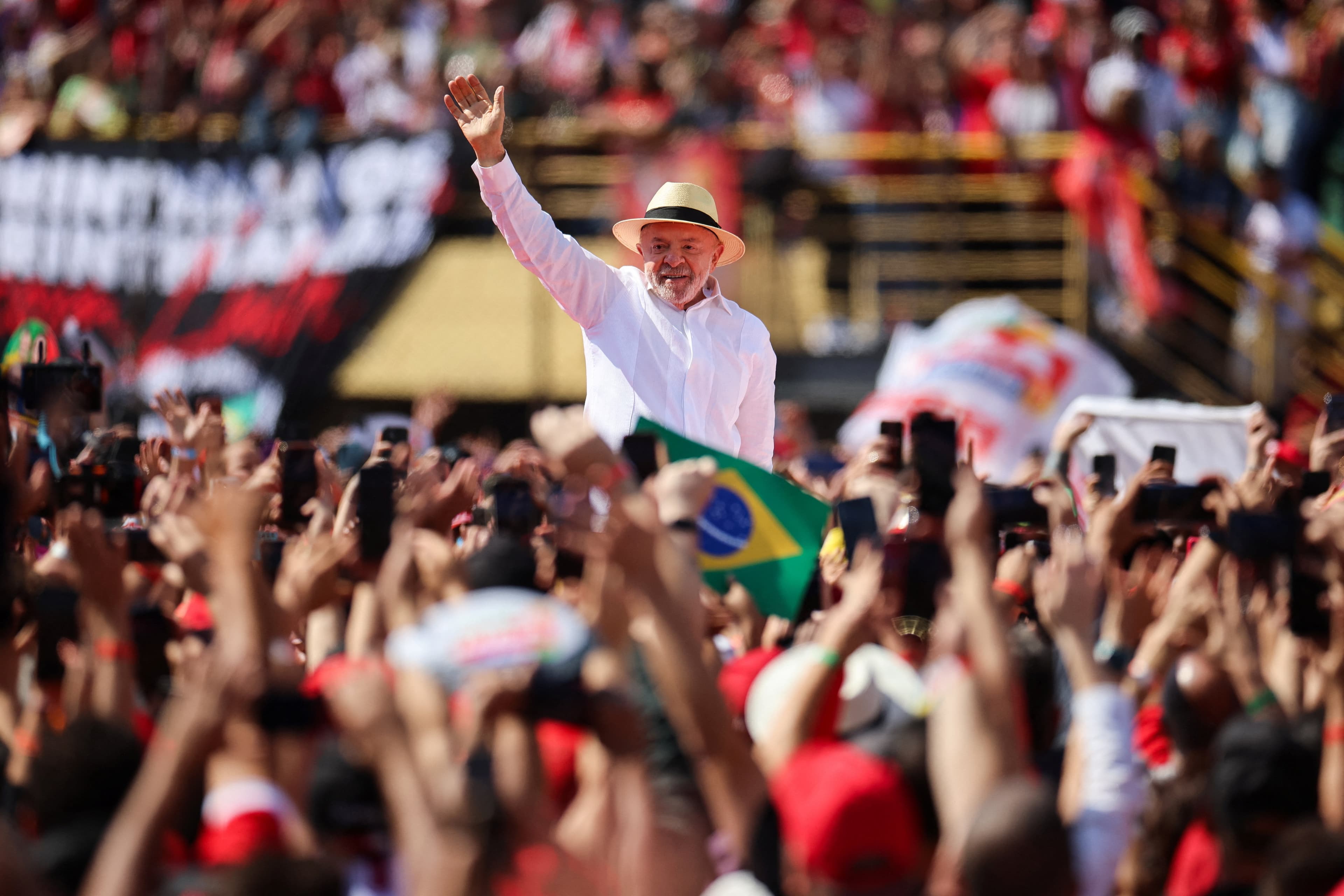 Em campanha pela reeleição, Lula quer trazer de volta os trabalhadores ao Partido dos Trabalhadores