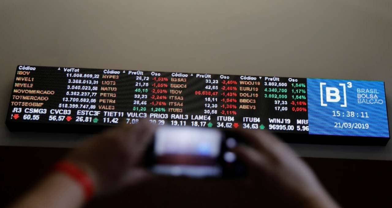 Ibovespa avança de olho em dados domésticos e pesquisa eleitoral; 5 coisas para saber antes de investir hoje (17)