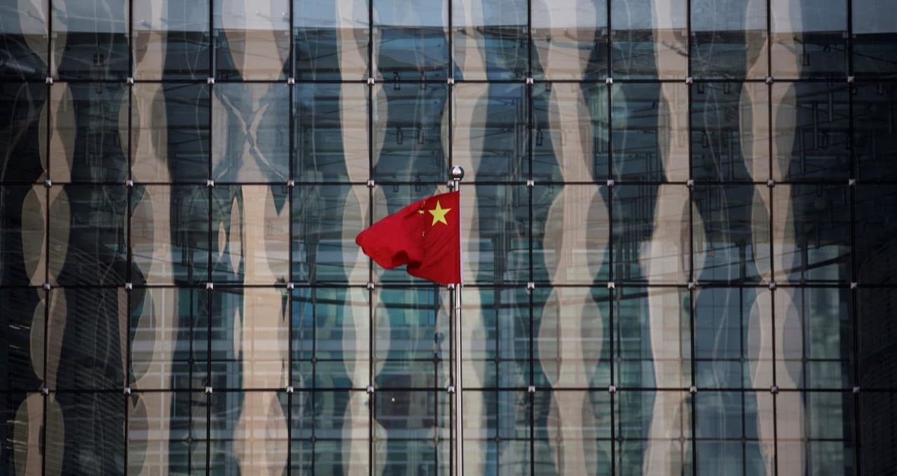 Atividade de serviços da China acelera em agosto com demanda interna mais forte, mostra PMI privado