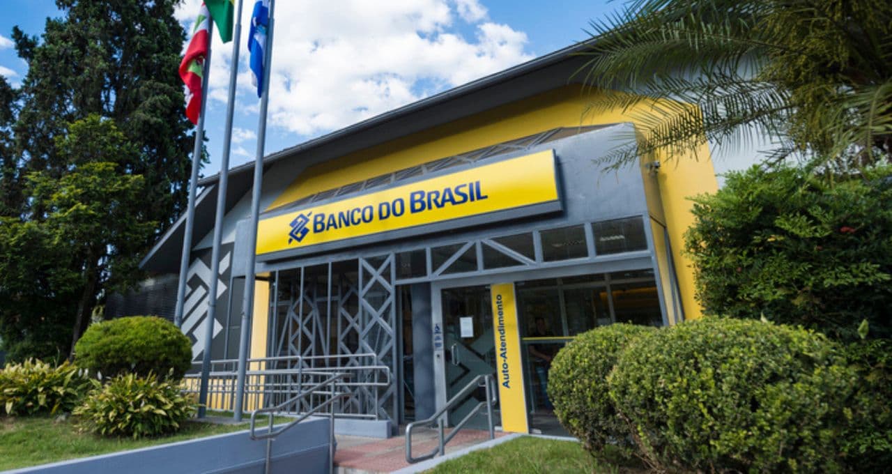 Fundo imobiliário renova contratos com Banco do Brasil (BBAS3) por 10 anos; acordos representam 8% da receita do FII