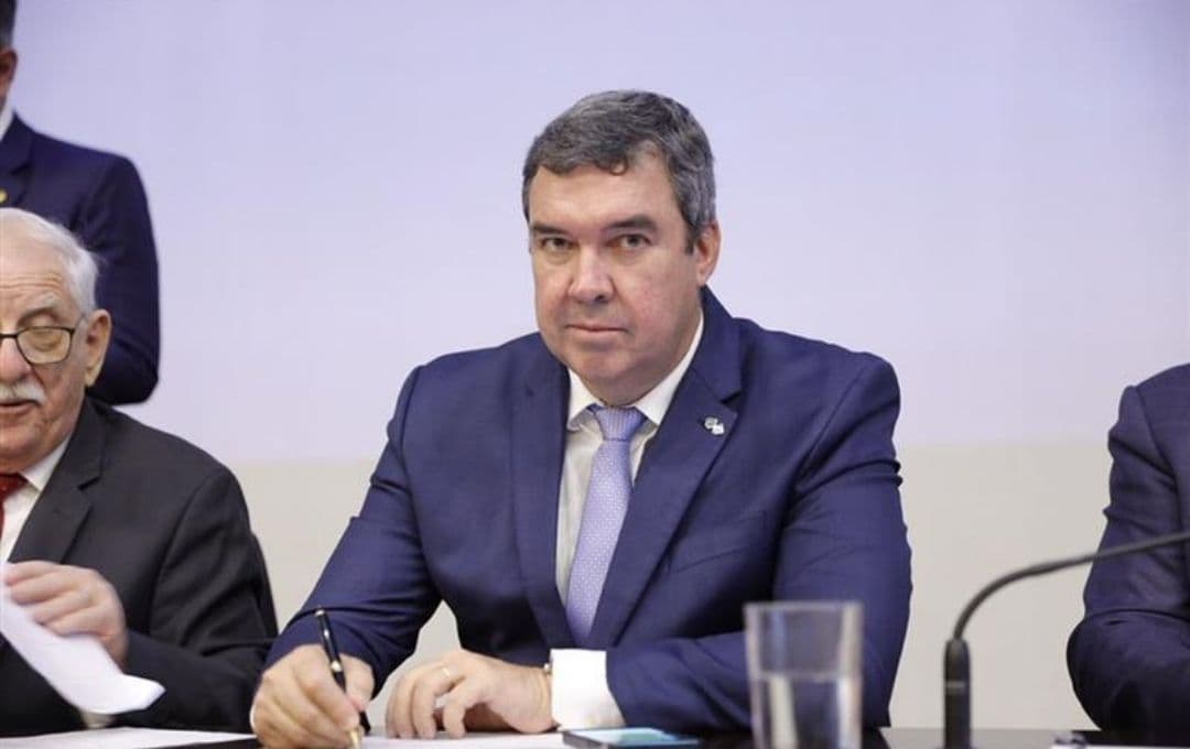 Eduardo Riedel é eleito governador de MS no primeiro turno