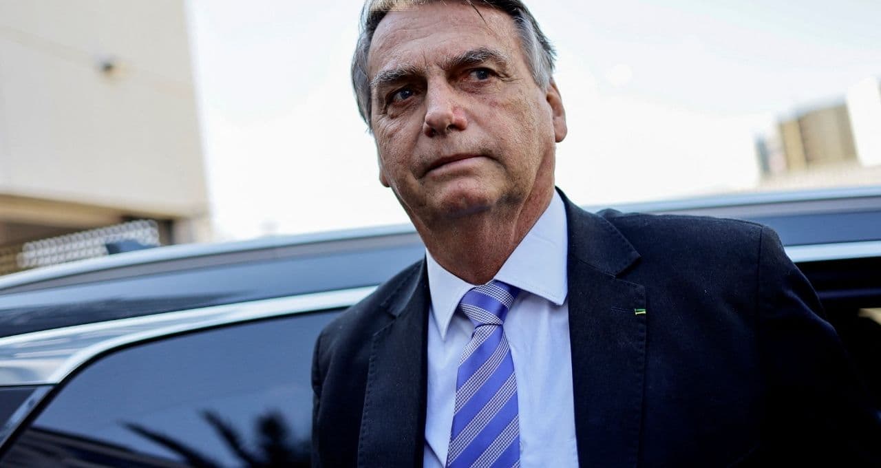 PGR dá parecer favorável à retomada de visitas de Flávio Bolsonaro ao pai