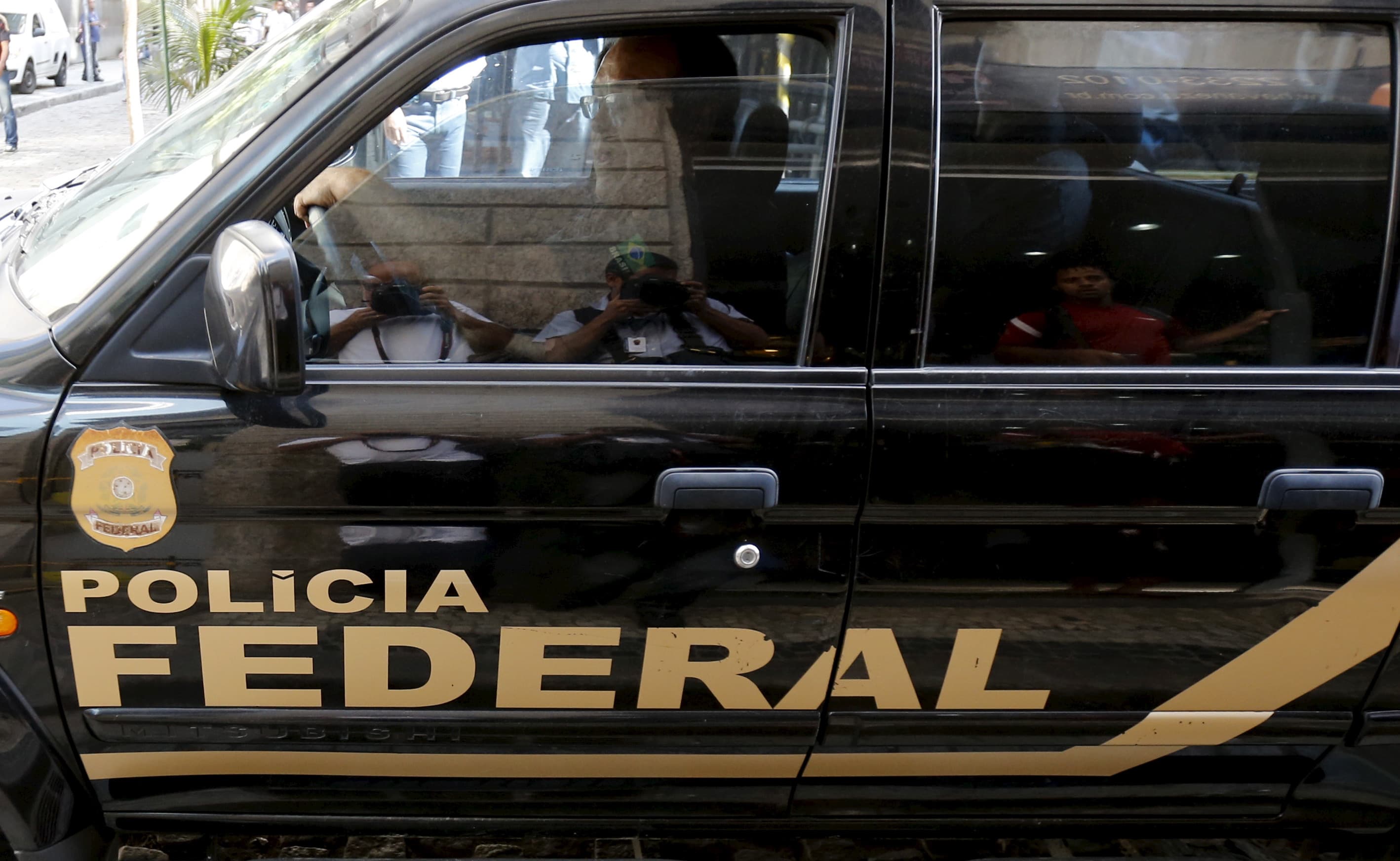 PF prende deputado estadual eleito no RJ e ex-chefe da Polícia Civil do Estado em operação contra lavagem de dinheiro