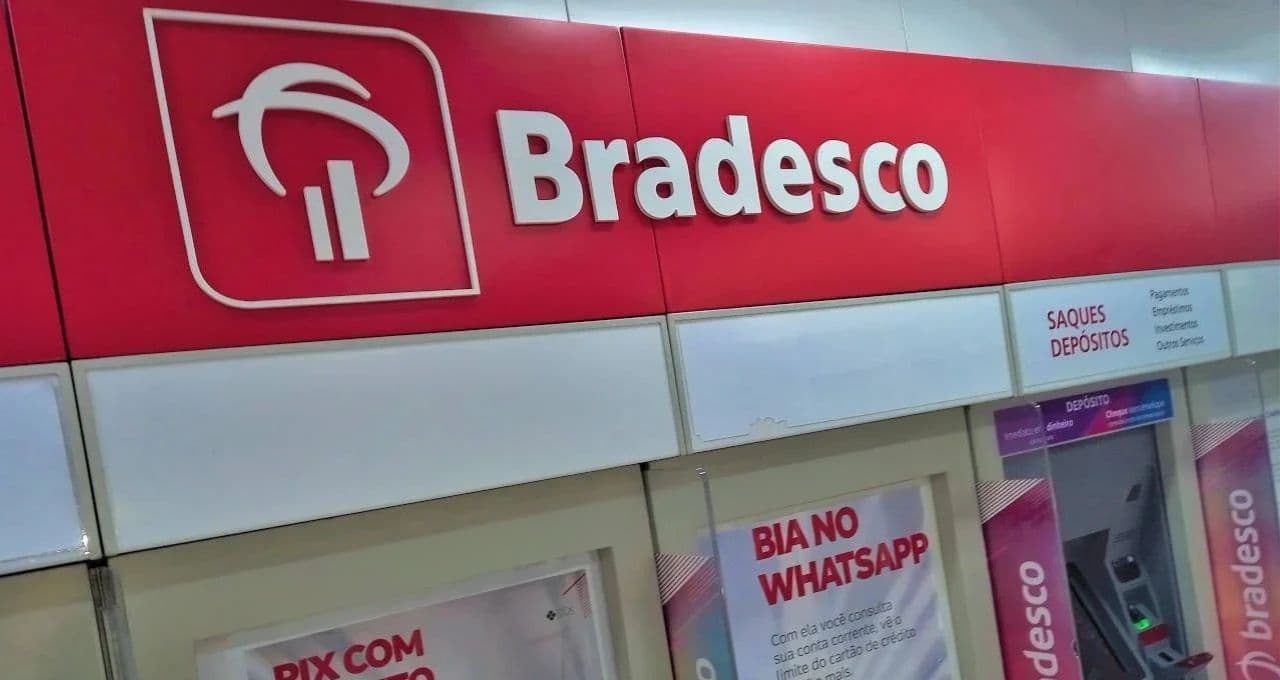 Bradesco (BBDC4) fora do ar? Aplicativo apresenta instabilidade, mas banco informa normalização