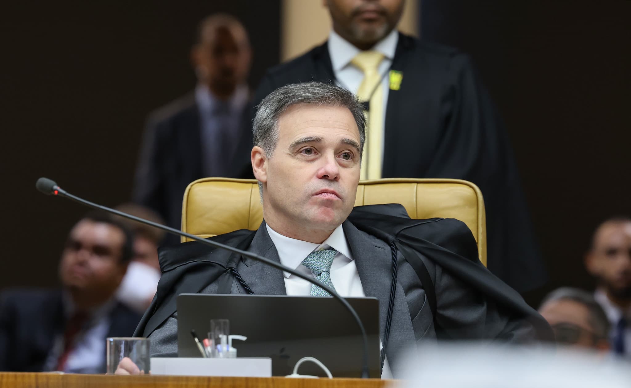 Mendonça diz que Lula e Flávio podem abrir seus sigilos por conta própria
