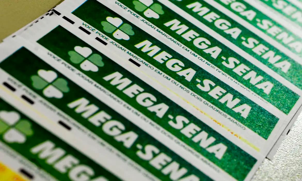 Mega-Sena 3018 emperra e sobe prêmio para R$ 16 milhões, mas Quina 7050 rouba a cena; confira os resultados das loterias