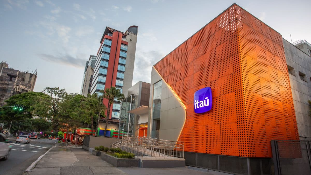 Itaú (ITUB4) tem lucro de R$ 12,4 bilhões e ROE de 24,3% no 2T26; veja os destaques do balanço