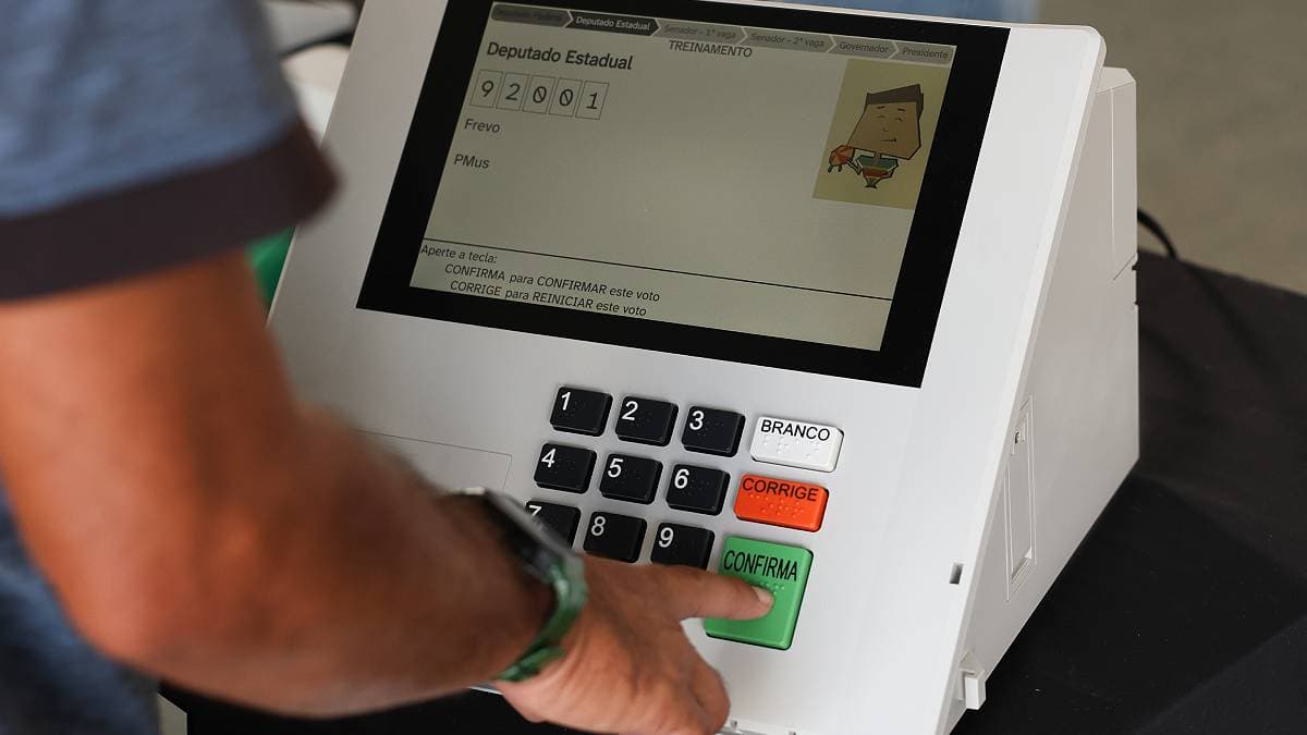 Eleições 2026: empresa pode impedir funcionário de votar durante o expediente? Veja os direitos de quem trabalha no dia