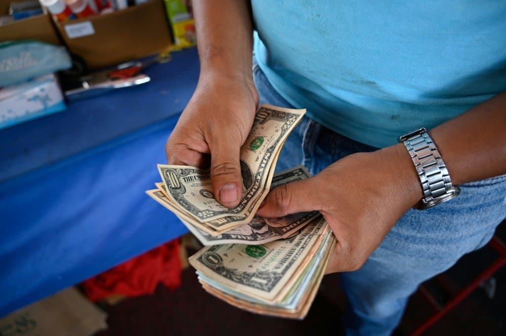 Casal assume negócio da família e fatura US$ 6 milhões por ano com 'real estate eterno'