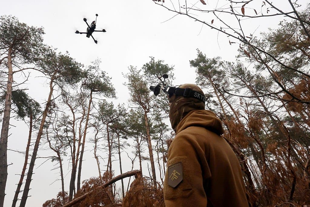 Rússia diz que drone ucraniano atingiu maior usina nuclear da Europa