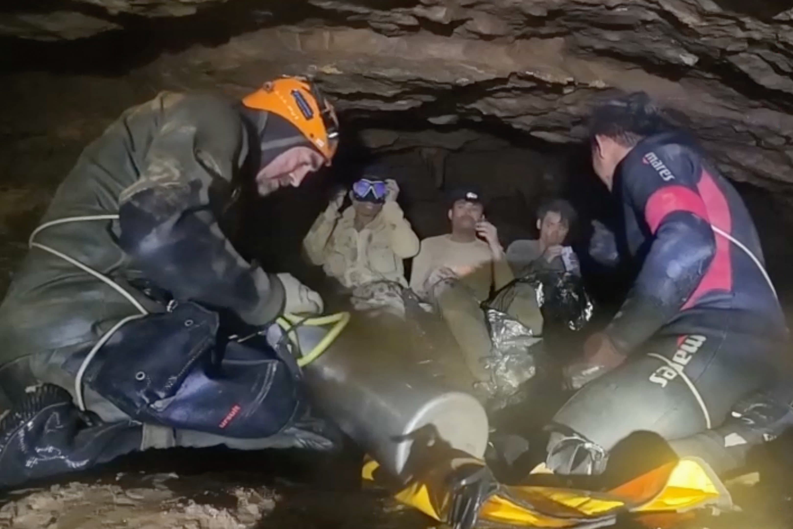 Caverna em Laos: operação de 'alto risco' tenta localizar últimos homens presos