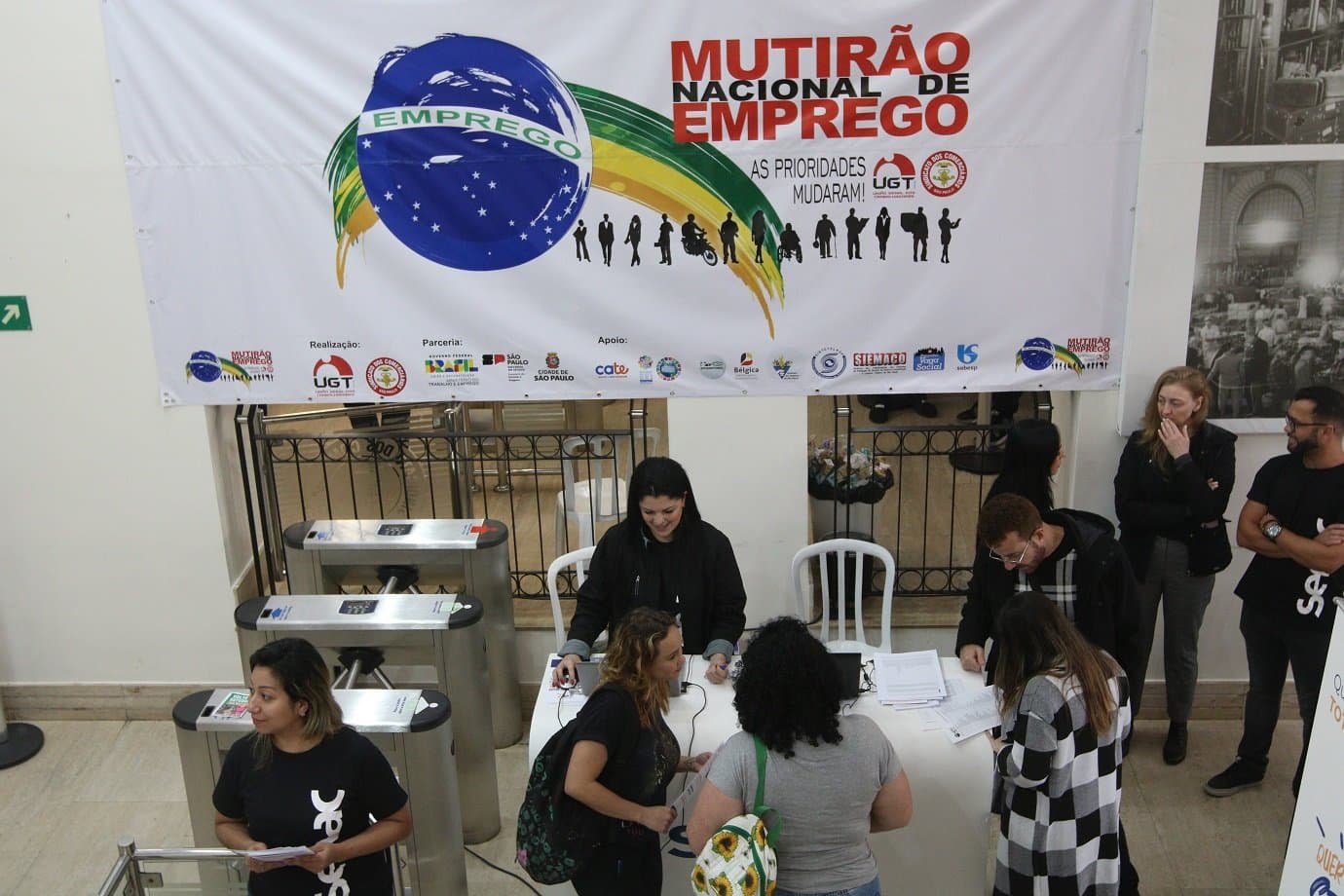 Estado de SP cria 202 mil empregos em quatro meses