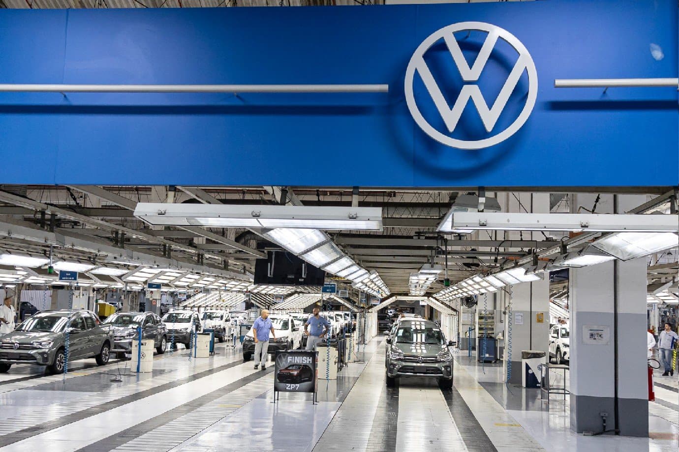 'Na China, para a China': Volkswagen tenta vencer rivais com plano bilionário
