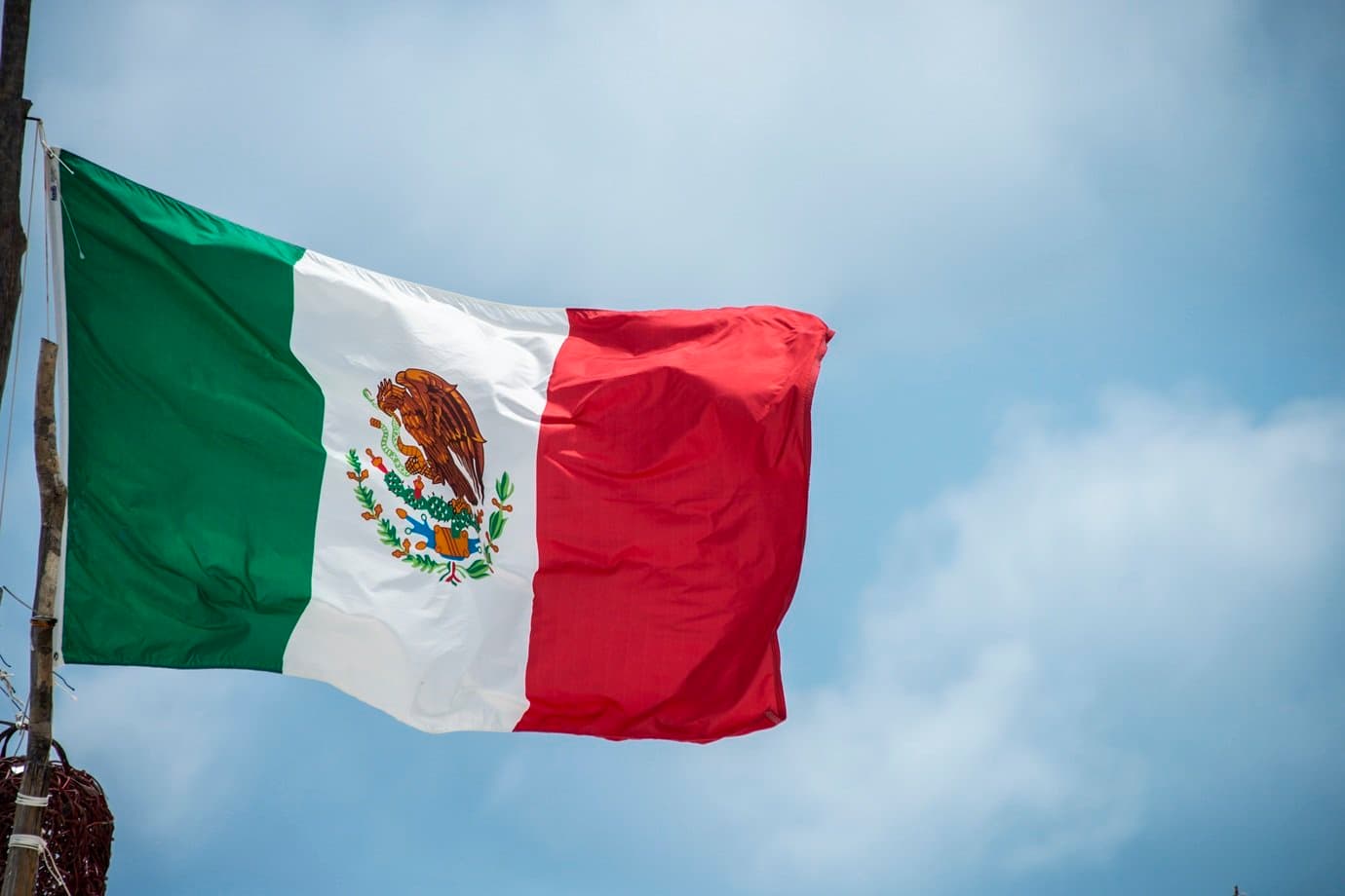 México monitora áreas com potencial ciclônico e reforça alerta para chuvas intensas