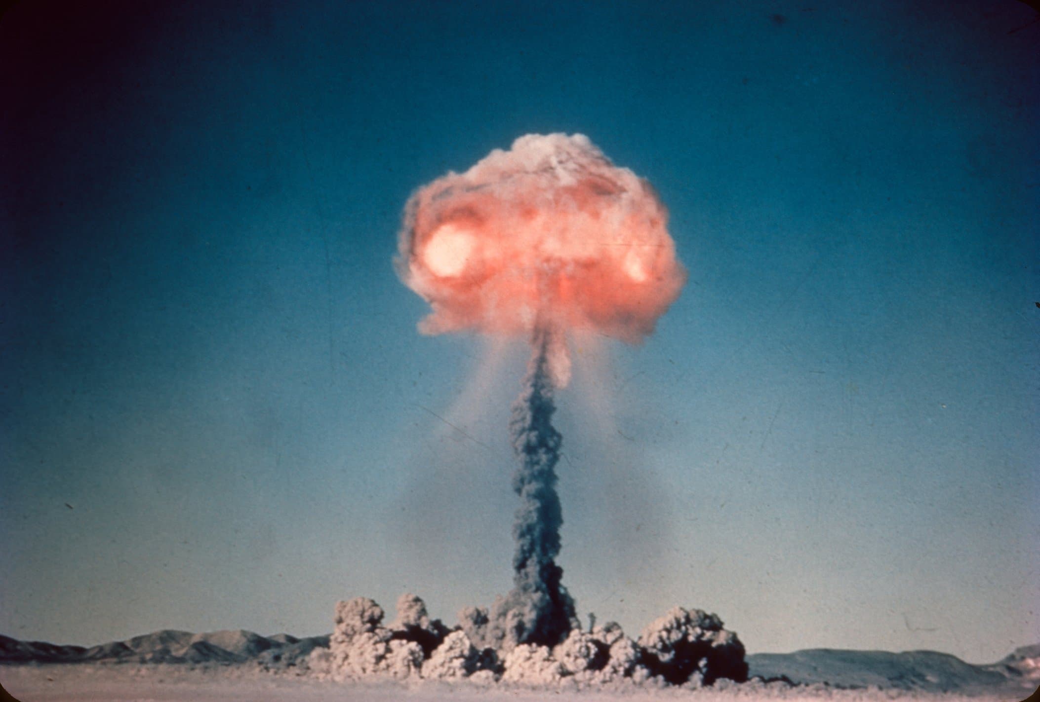 Gastos globais com armas nucleares sobem 19% e chegam ao maior nível da história