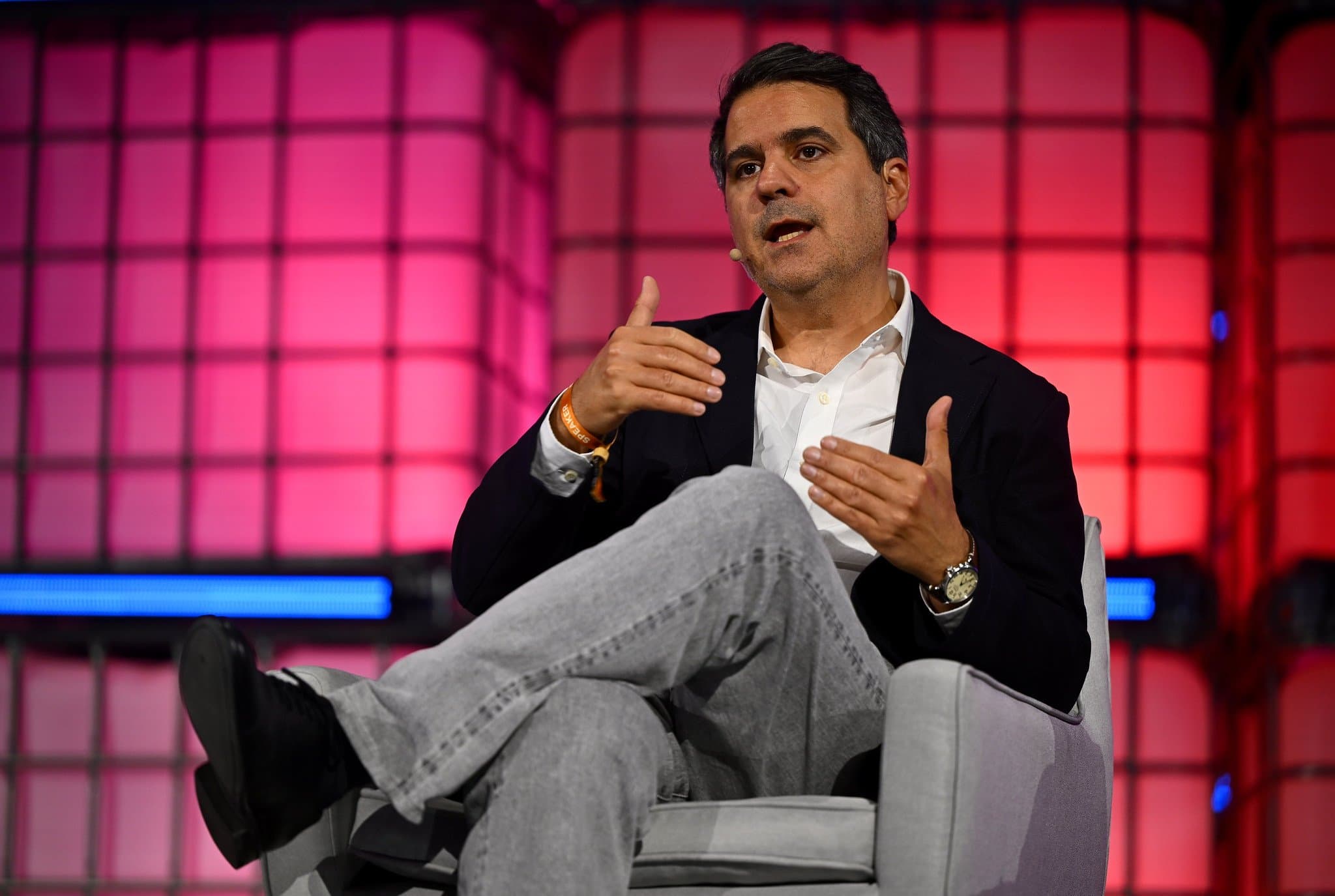Brasil já tem regras para inteligência artificial, diz líder da OpenAI na América Latina