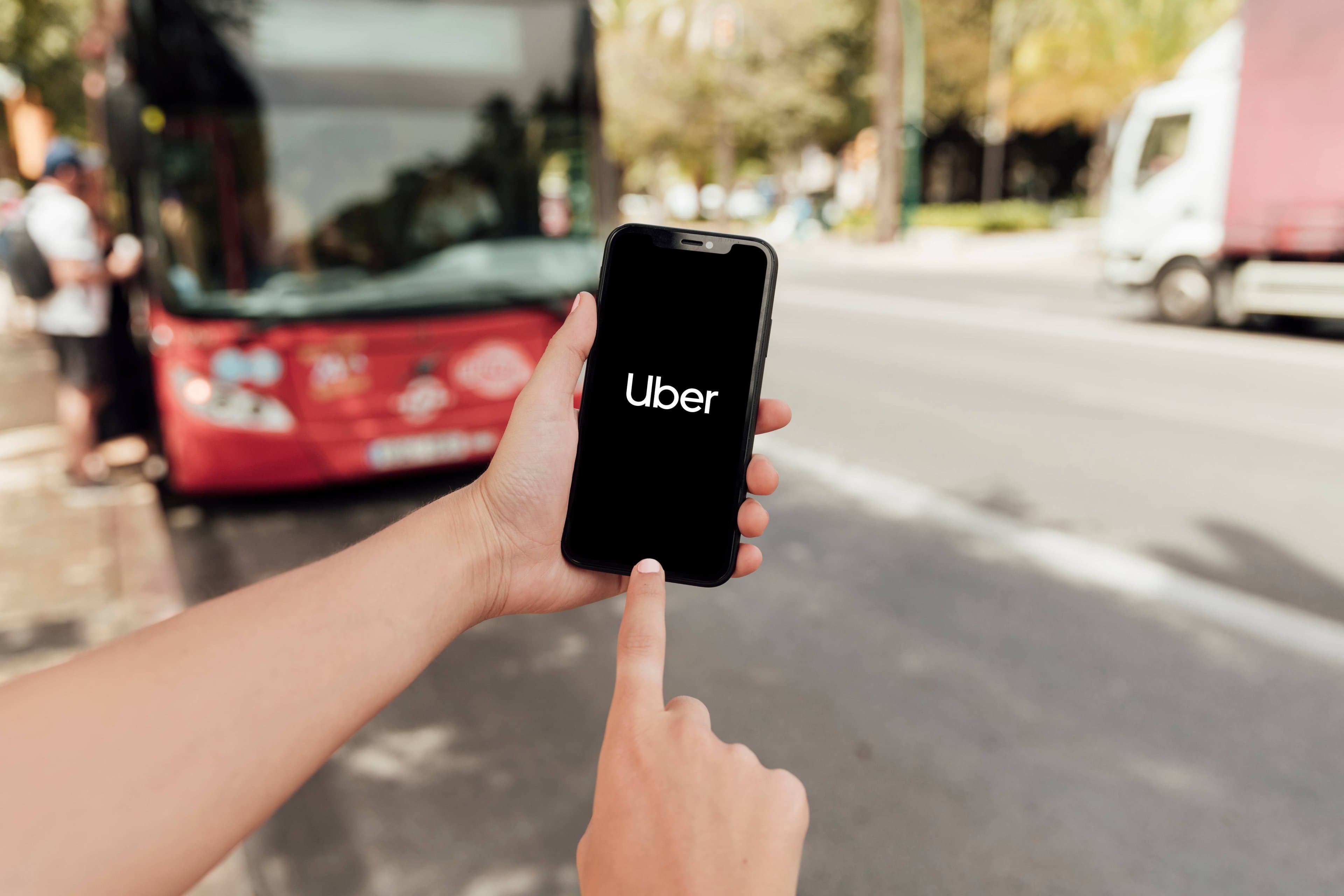 Financiamento de até R$ 150 mil para motoristas de uber e 99 começa hoje; veja as regras