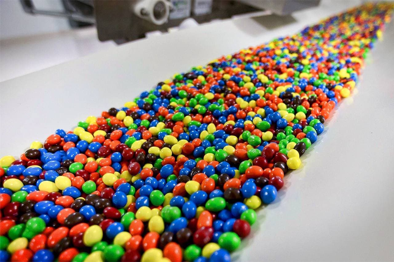 M&M’s perderão parte de sua cor. O culpado? Os corantes artificiais