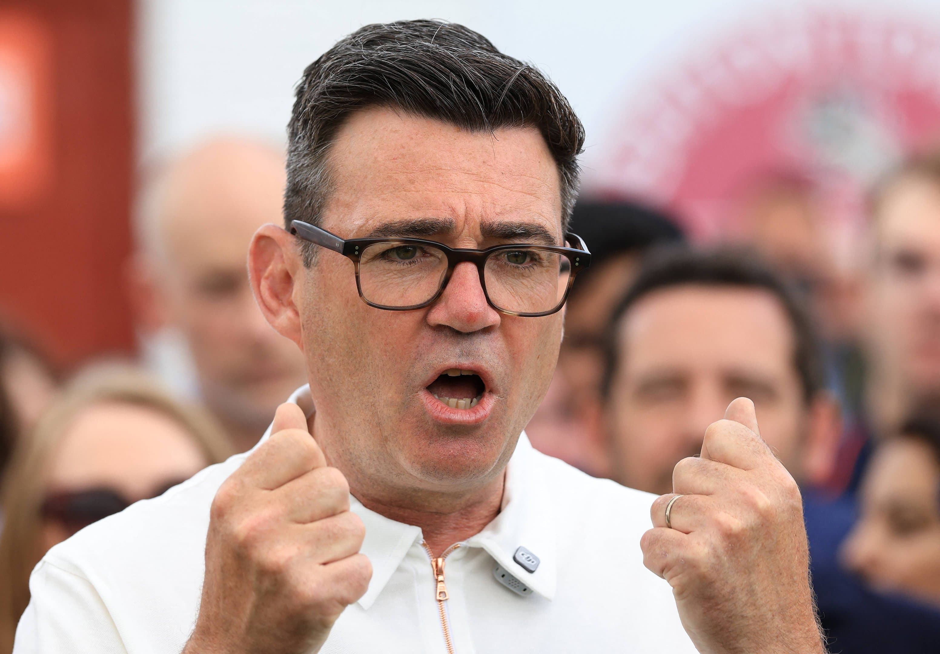 Quem é Andy Burnham, favorito para assumir o governo do Reino Unido