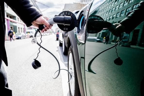 'Penaliza a cadeia automotiva do Brasil', diz Fiesp após governo zerar imposto de cota de elétricos