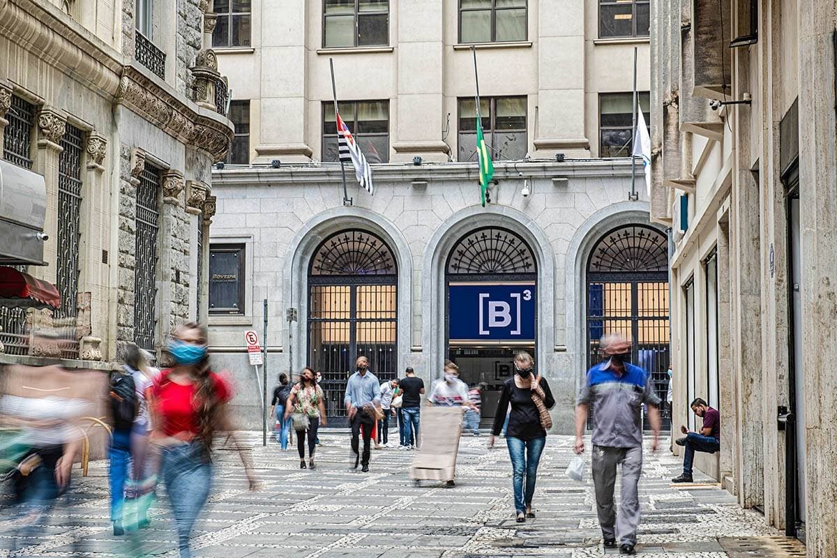 Investidor local cresce na bolsa e deixa Ibovespa mais sensível a noticiário doméstico