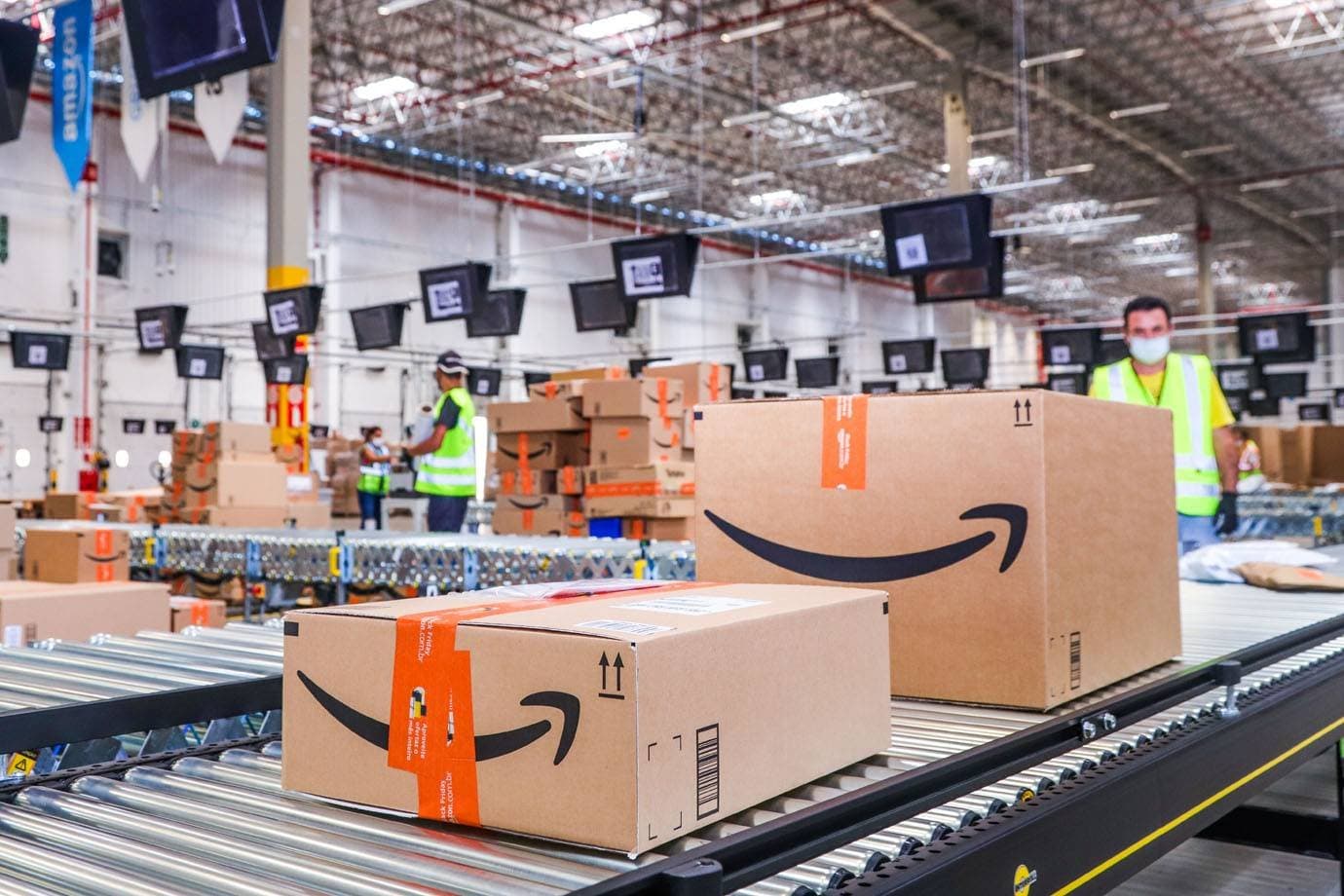 Amazon combina IA, logística e eletrificação para reduzir emissões nas entregas
