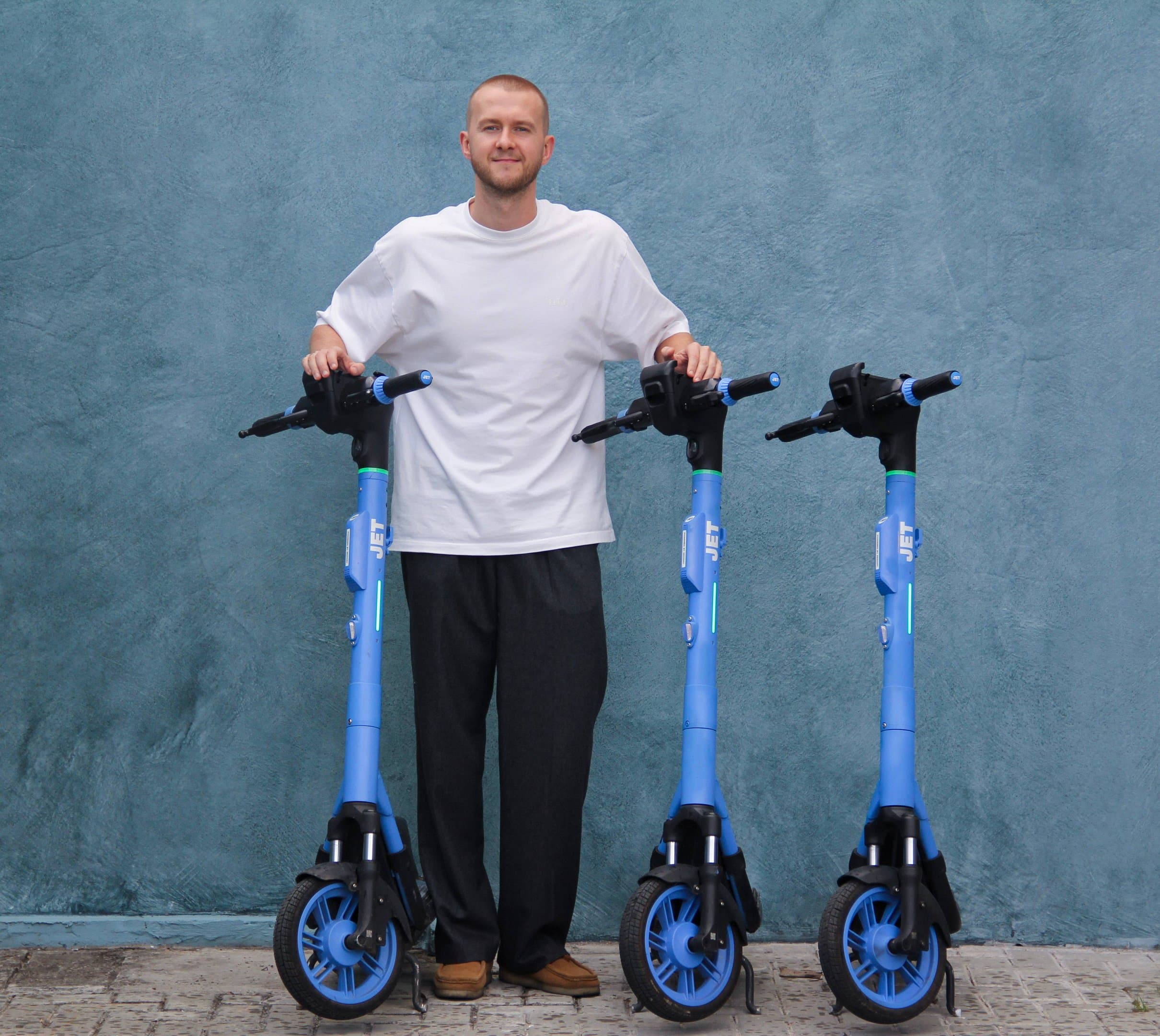 Quem é a JET, empresa dos patinetes elétricos azuis que faturou R$ 182 milhões no Brasil