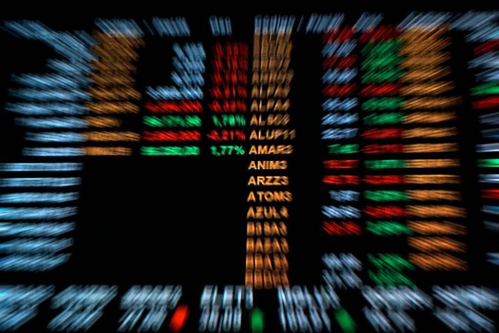 Ibovespa perde fôlego com Vale, enquanto Petrobras avança; dólar sobe