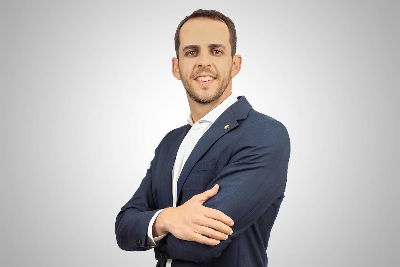 Ele foi jogador de futebol no Sul. Agora comanda uma rede de 200 lavanderias e fatura R$ 30 milhões