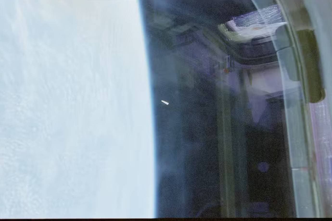 EUA divulgam imagens inéditas de OVNI registradas por astronautas em ônibus espacial Columbia