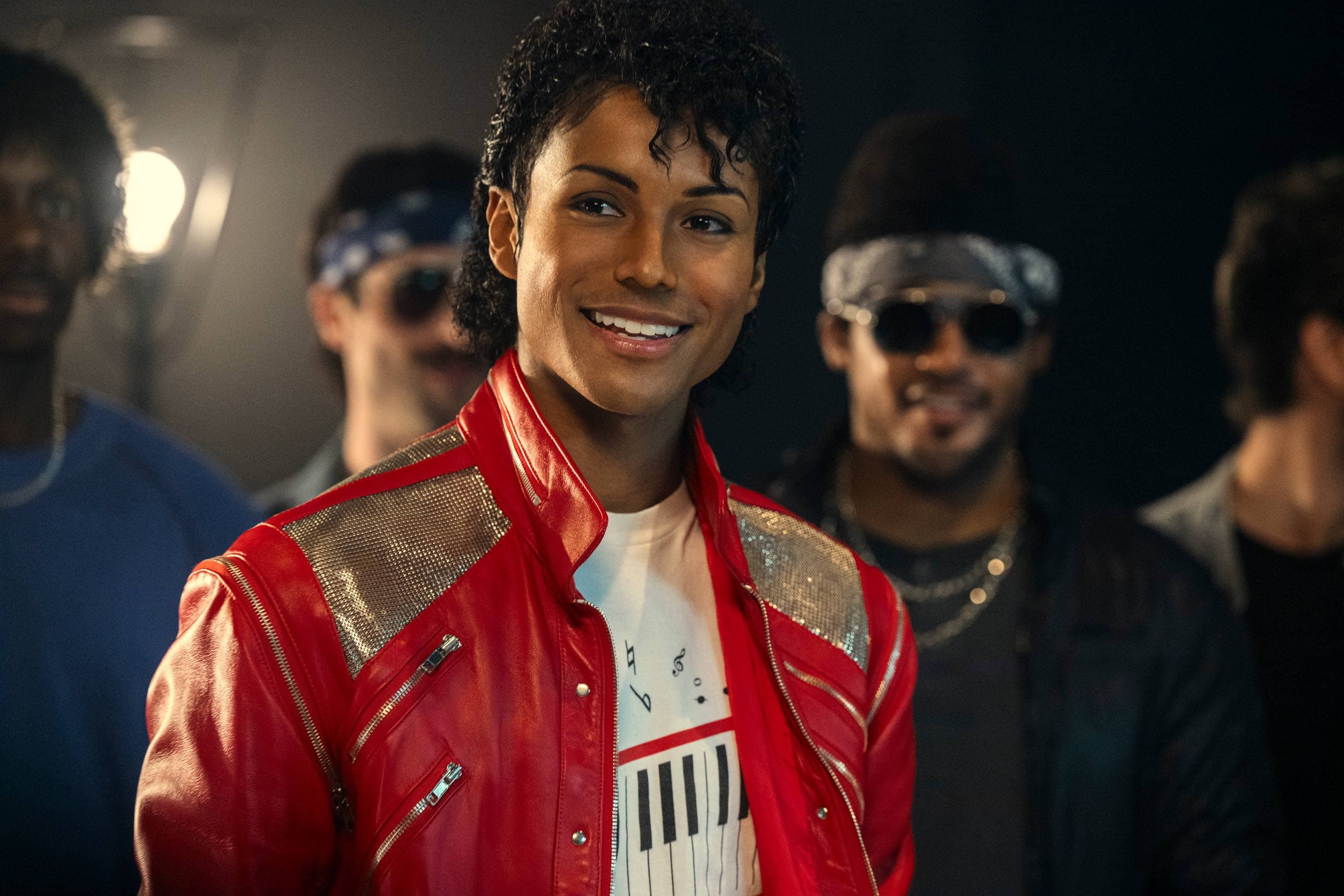 Lionsgate tem melhor trimestre em 12 anos e primeira bilheteria bilionária com 'Michael'