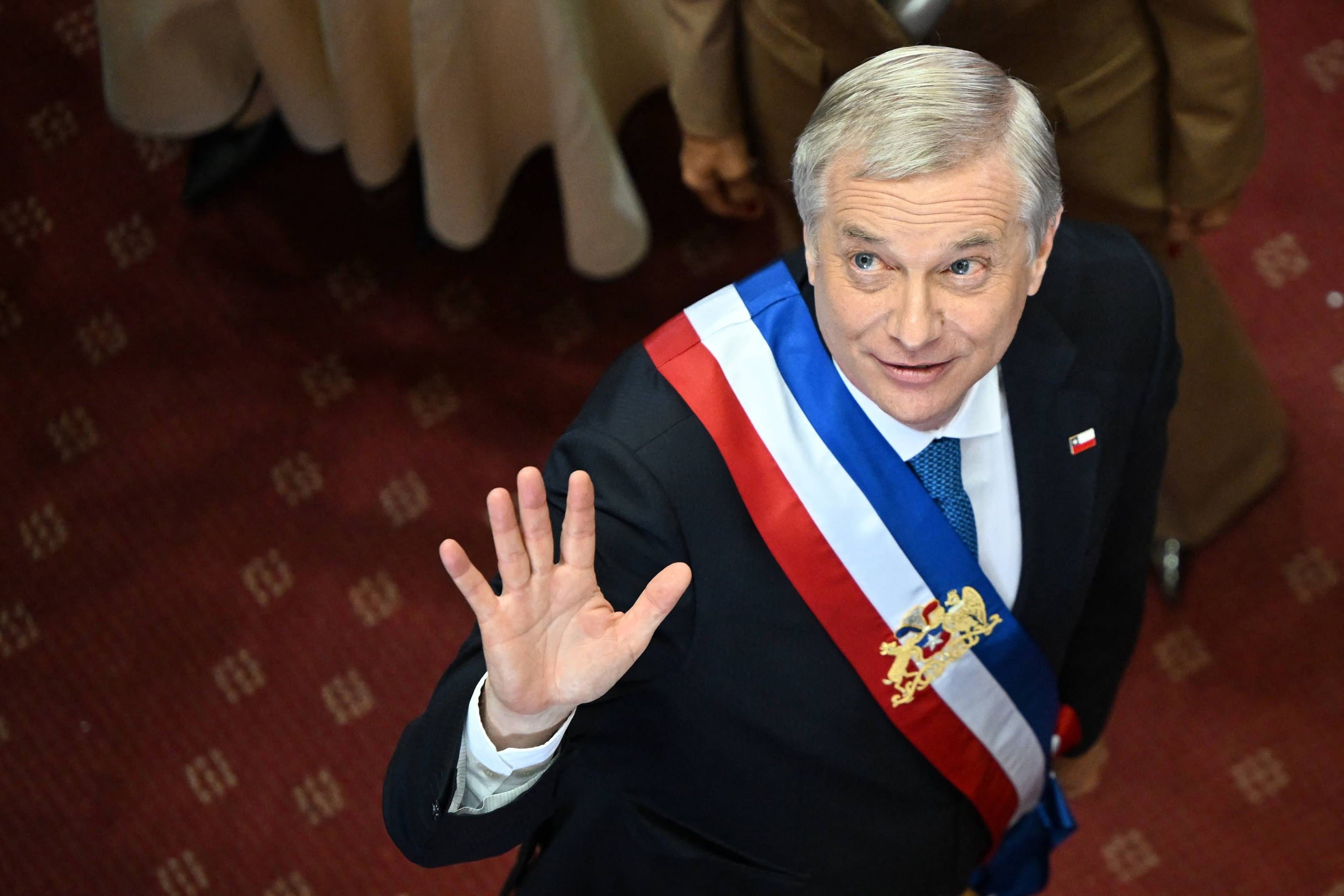 Chile avança com reforma que reduz imposto sobre empresas