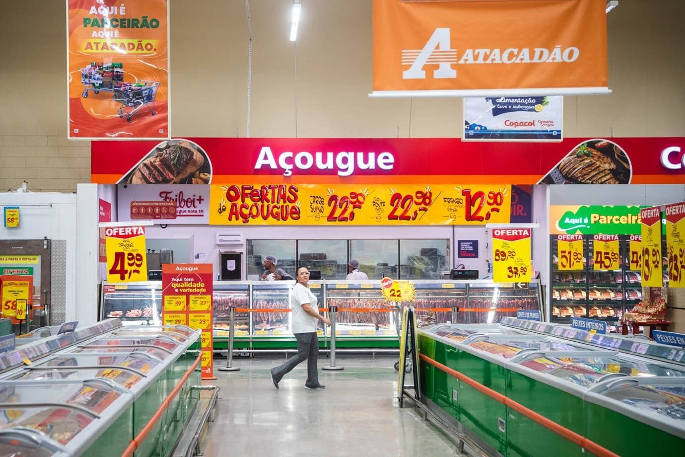 Atacadão lidera recomendações do ChatGPT sobre onde comprar itens da cesta básica