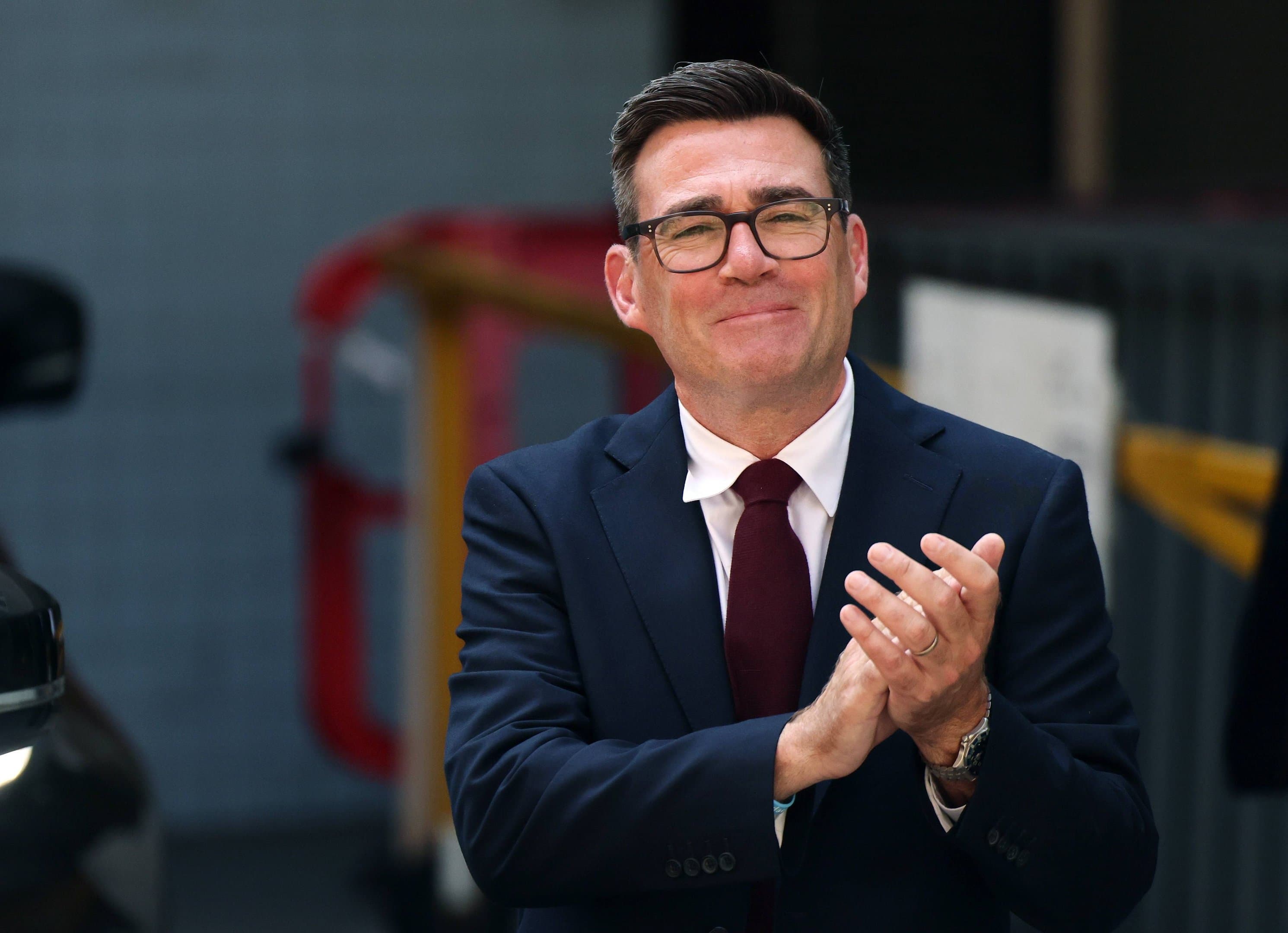 Quem é Andy Burnham, trabalhista que assumirá o governo do Reino Unido nesta segunda