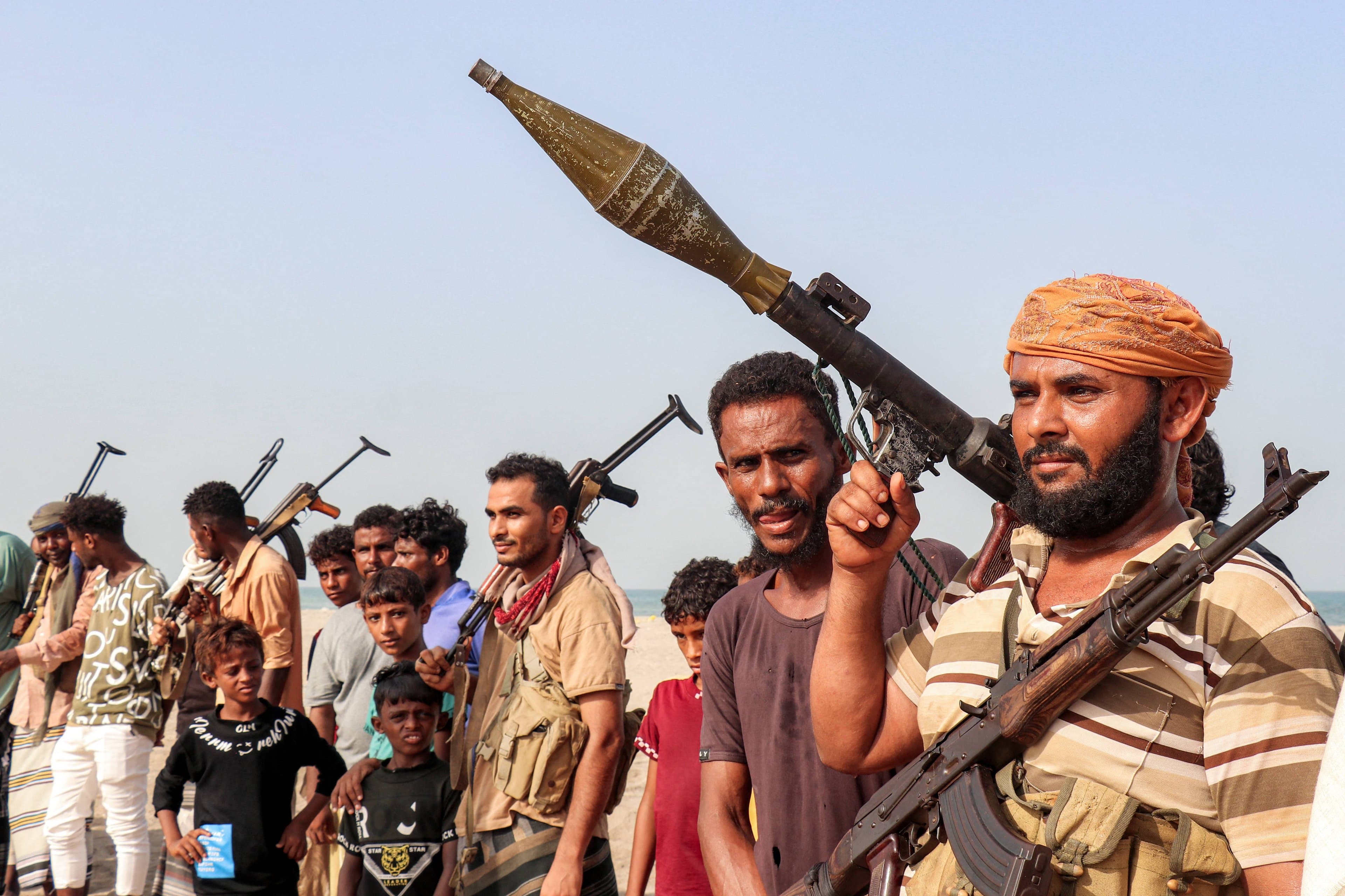 Houthis anunciam bloqueio no Mar Vermelho e ameaçam comércio global
