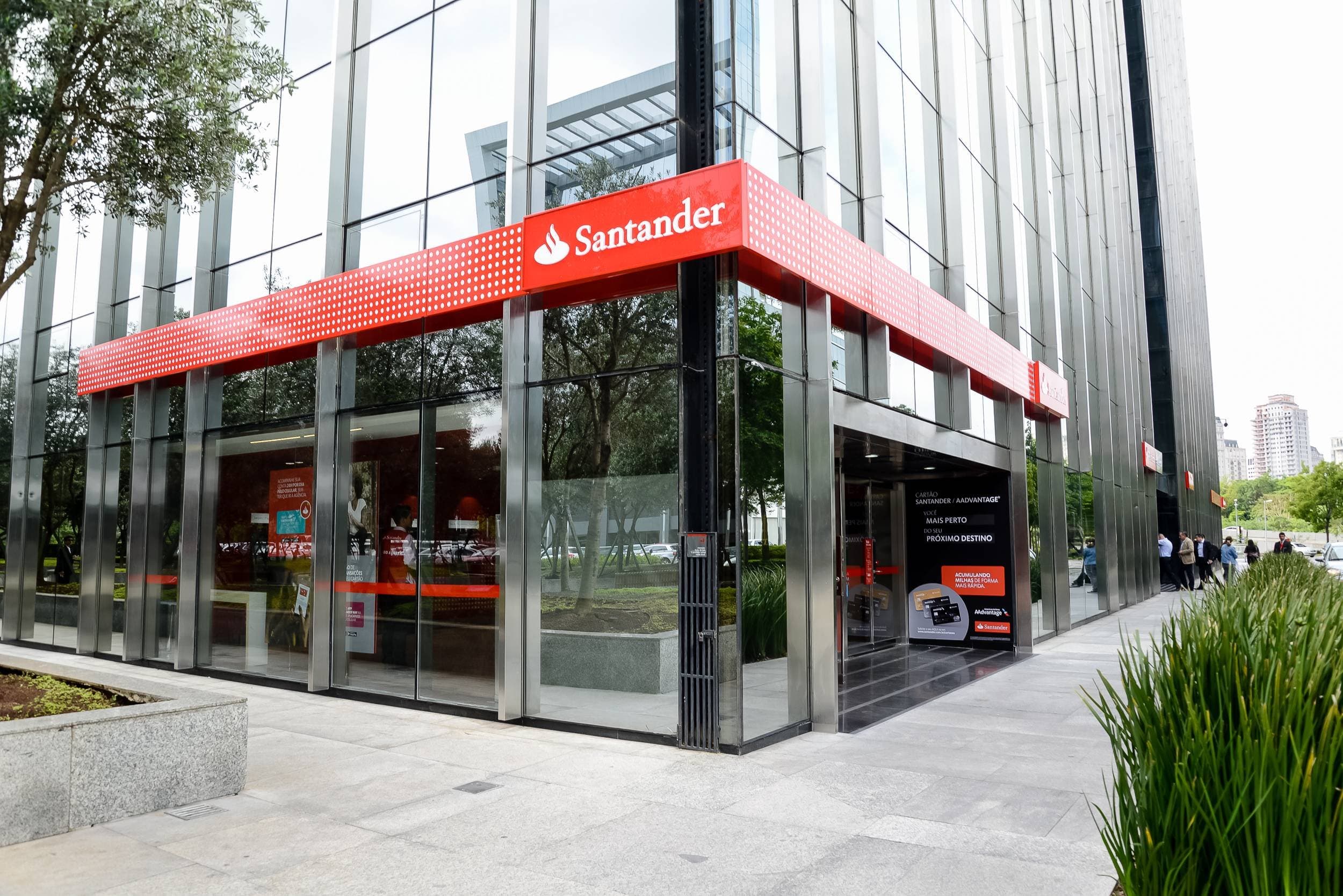 Preferimos jogar seguro diante da incerteza macro, diz CFO do Santander após balanço