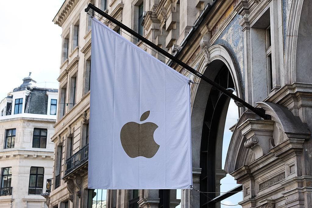 Apple tem lucro acima da expectativa e reduz investimentos na contramão das 'techs'
