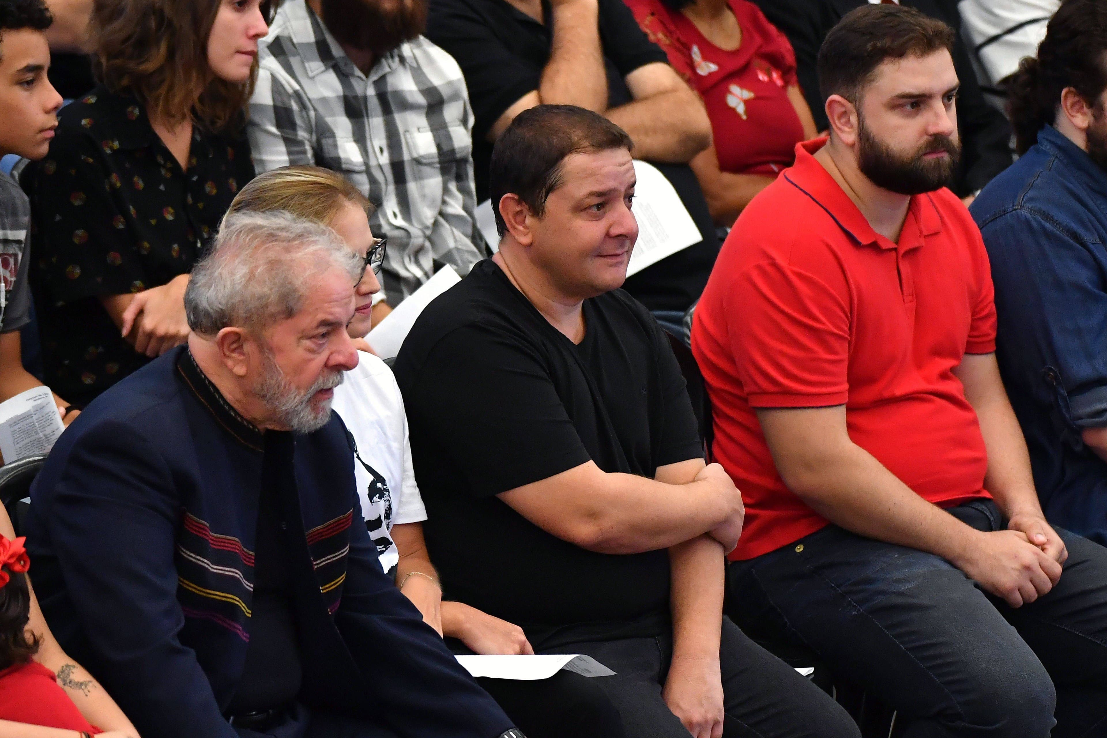 Lula diz que não vai proteger Lulinha em investigação da PF: 'Terá de provar que é inocente'
