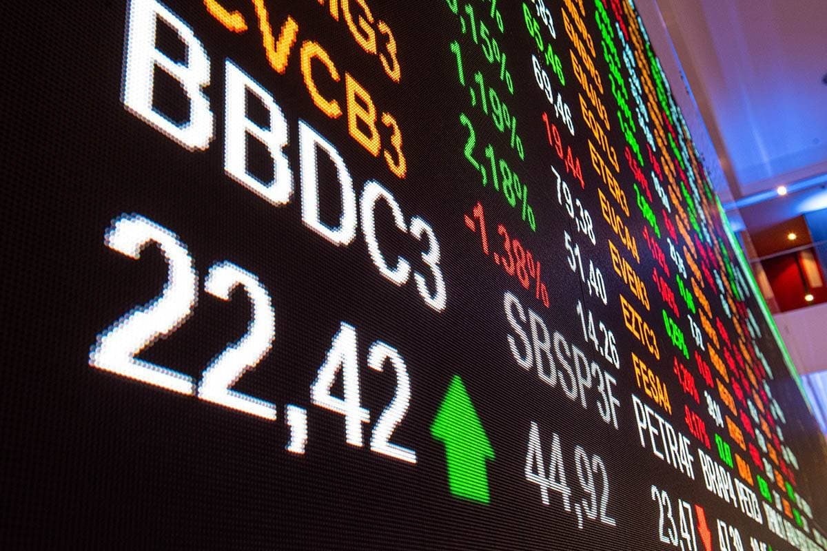 Ibovespa sobe 3,47% em julho e tem melhor mês desde fevereiro