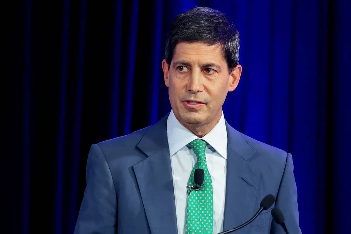 Presidente do Fed avalia reduzir número de reuniões que definem taxa de juros, diz jornal