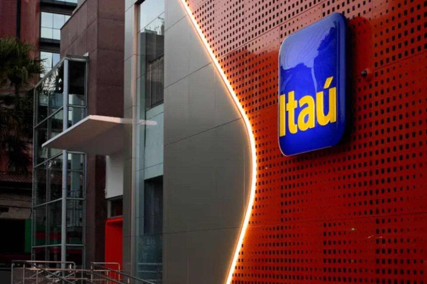 Itaú registra lucro de R$ 12,4 bilhões no trimestre