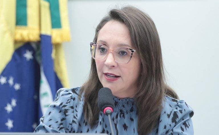 Podemos recusa convite de Flávio Bolsonaro e declara neutralidade na disputa presidencial