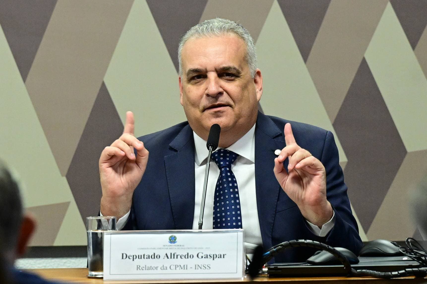 De promotor de Justiça a vice de Flávio Bolsonaro: quem é Alfredo Gaspar