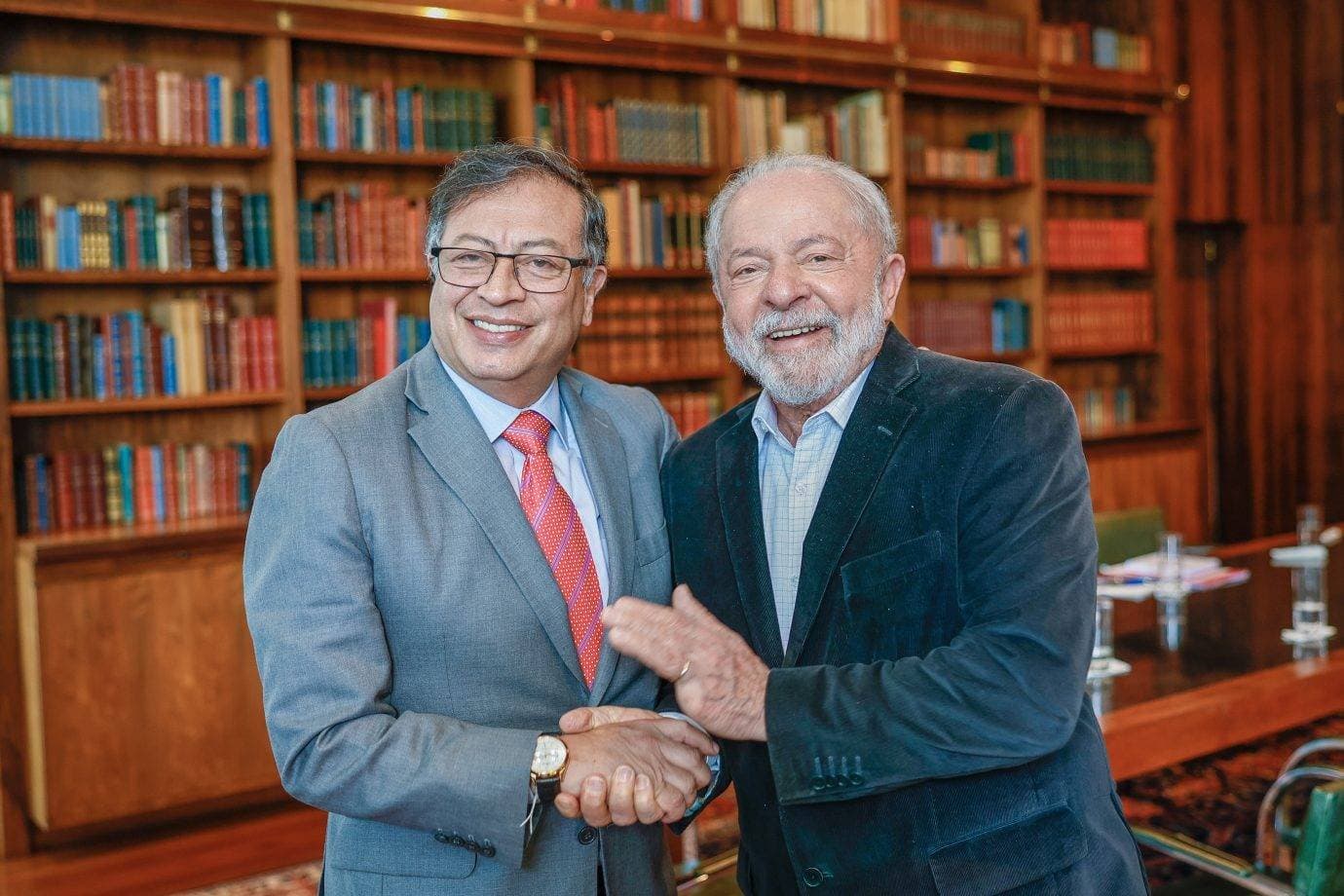 'Tivemos um diálogo produtivo', diz Lula sobre Petro em telefonema de despedida a colombiano