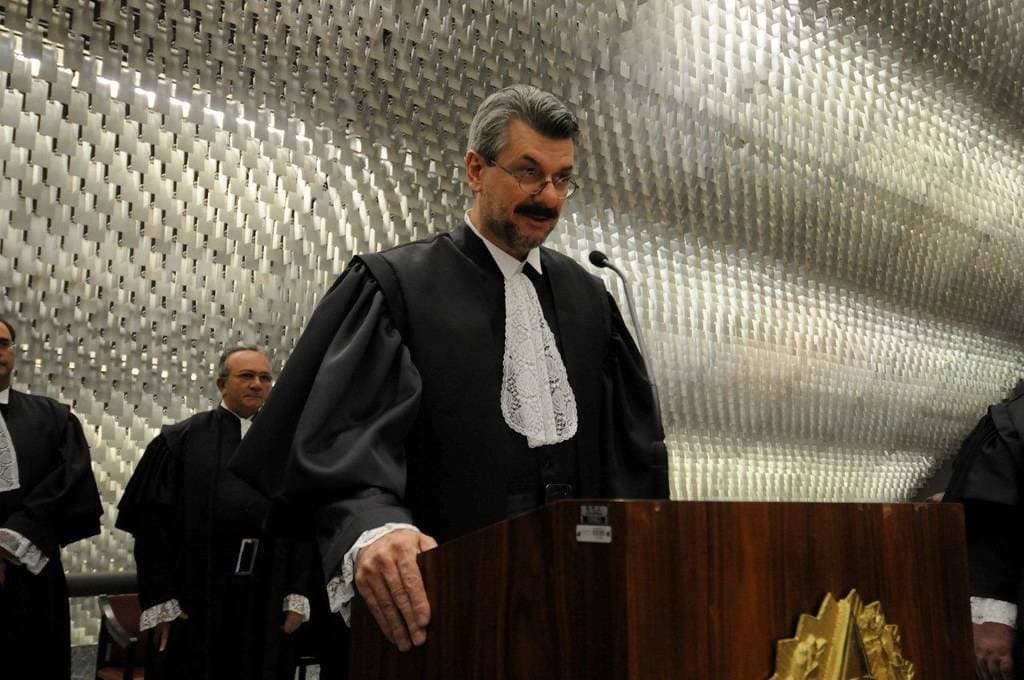 STJ condena Marco Buzzi à perda do cargo após acusações de assédio e importunação sexual